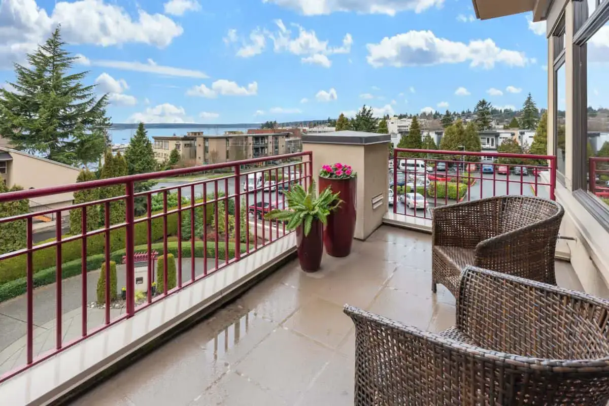 How to Clean Balcony Floor Without Water 